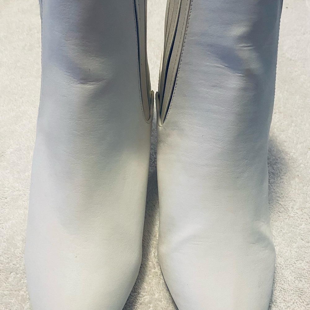 Brand New Pure White Ankle Boots By QUPID - Size 9 1/2 - Heel Height 2” - box 21 - Picture 3 of 7